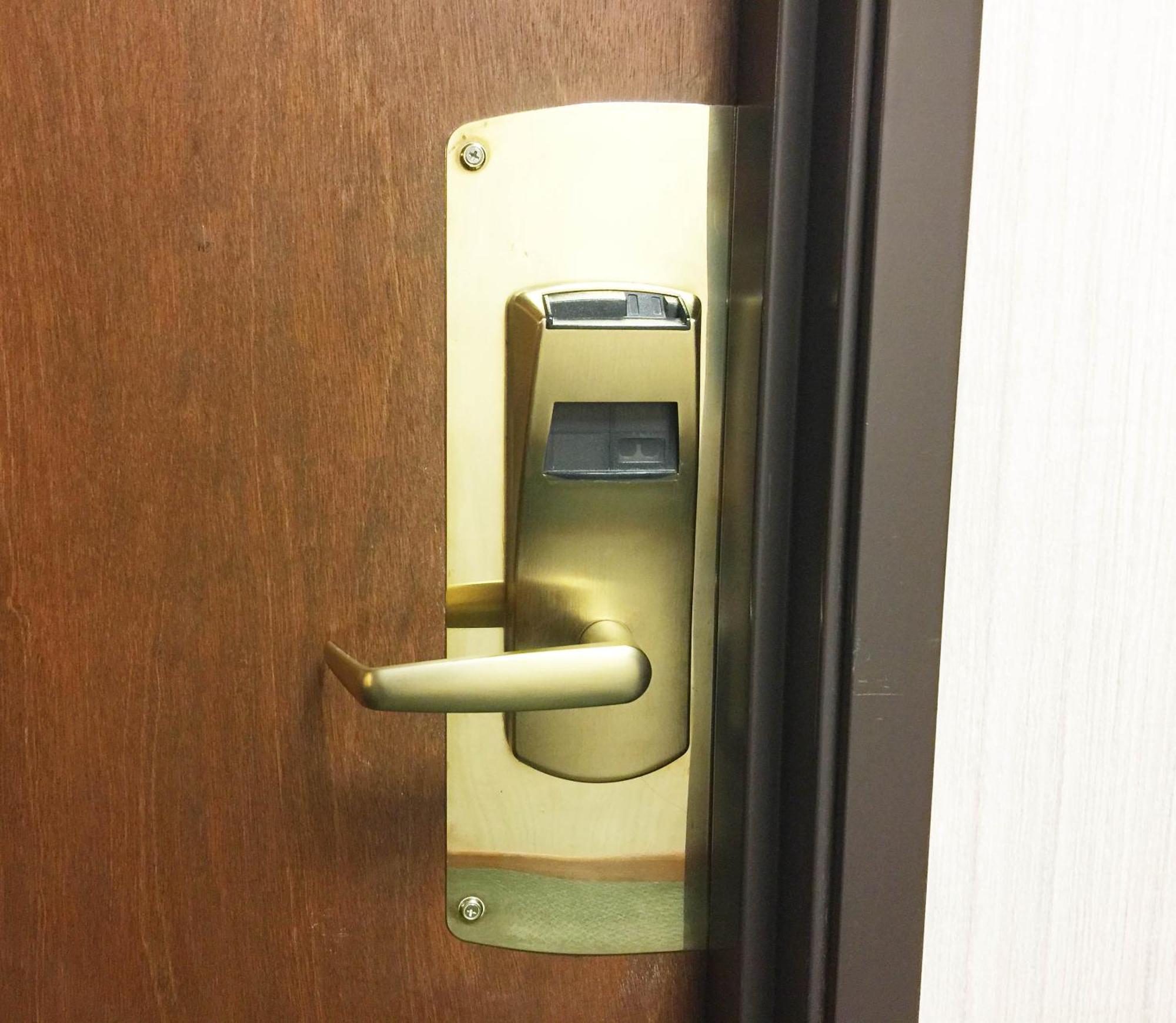 Northwoods Inn & Suites Миноккуа Экстерьер фото